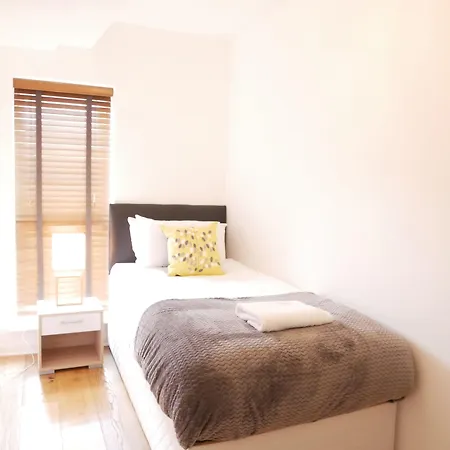 Nordic Apartments, * 울버스톤